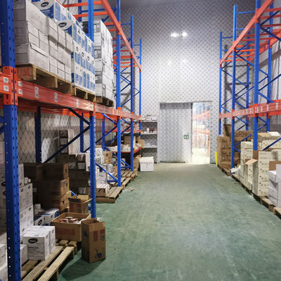Large Capacity Warehouse Shelving Racks Steel Q235 Customized Height And Width